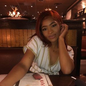 Meet your Posher, Jakayla